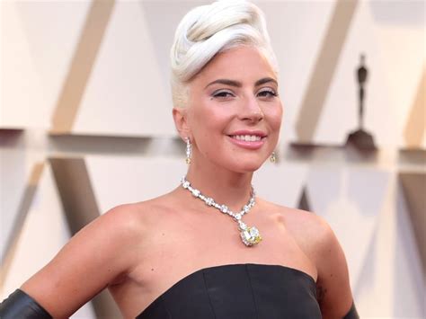 How To Get Lady Gagas Flawless Oscars Makeup Look That Stayed On All