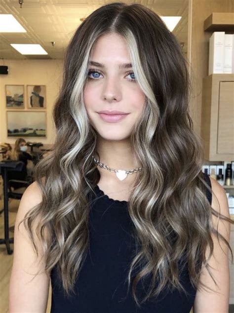 40 Brown Hairstyles With Blonde Highlights