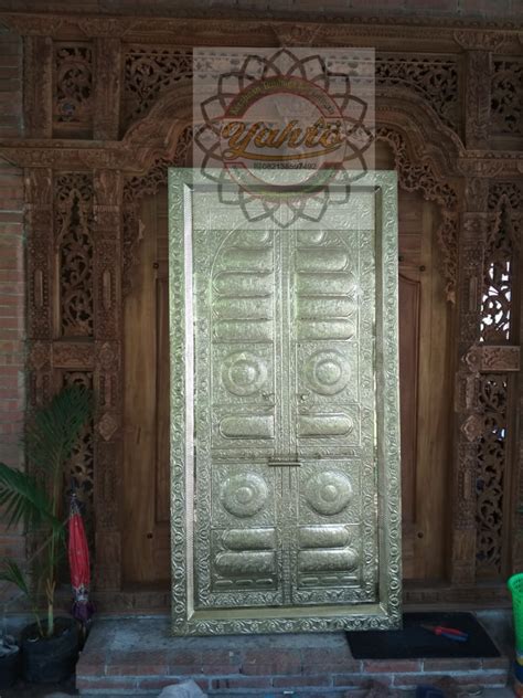 We did not find results for: Replika pintu Kabah - Kerajinan Tembaga dan Kuningan Yahro Art