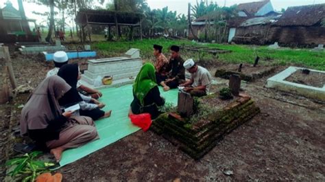 Doa Nyadran Menjelang Ramadhan Tata Cara Bacaan Ziarah Kubur Sesuai