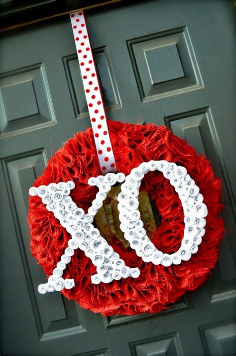 17 Fabulous Diy Valentines Day Wreath Designs To Adorn