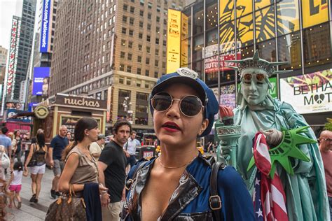 The Desnudas Of Times Square Sabi