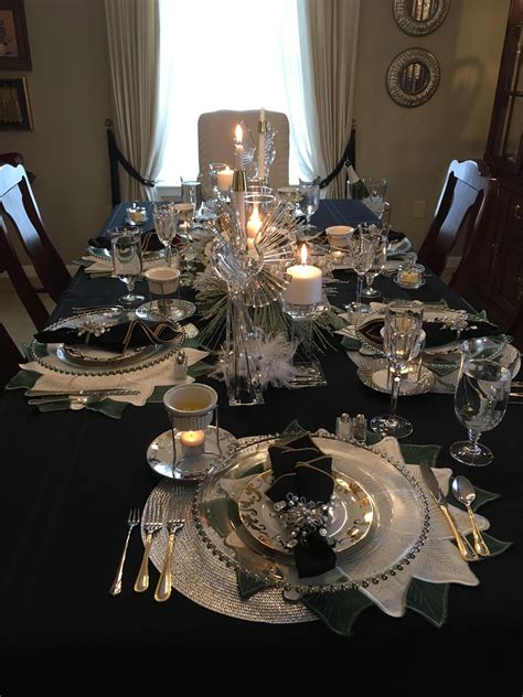 Pin By Becky Sue Arjad On Nye Dinning Table Decor Silver Table