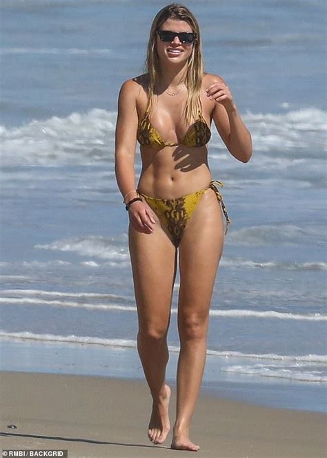 Sofia Richie Shows Off Her Incredibly Toned Bikini Body Readsector
