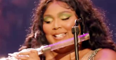 Lizzo Plays James Madisons 1813 Crystal Flute For 1st Time