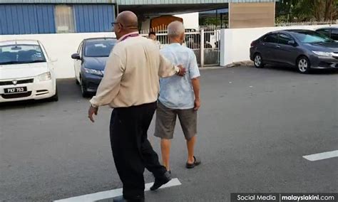 Jumlah pengundi dianggap tinggi walaupun terdapat kebimbangan mengenai keganasan. Guan Eng bidas pegawai SPR larang pengundi pakai seluar pendek