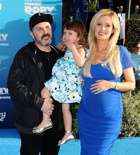 Holly Madison Net Worth Plastic Surgery Kids Bio Age - vrogue.co