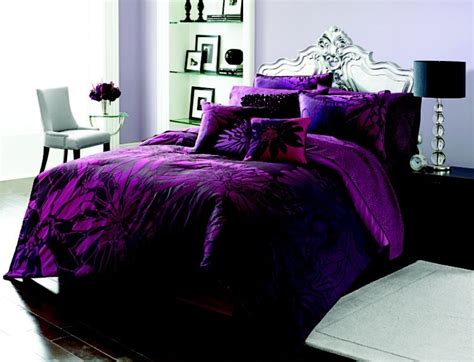 Sofia vergara bedroom sets are often present in small apartments and moderate homes. Spanengrish Ramblings: Critiquing Sofia Vergara's Bedding