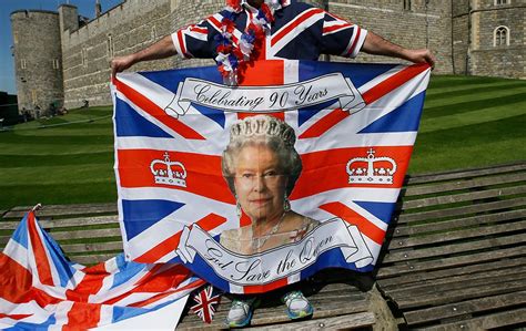 Mutlu yaşların olsun queen elizabeth ii. İngiltere Kraliçesi Elizabeth 90 yaşına girdi | NTV
