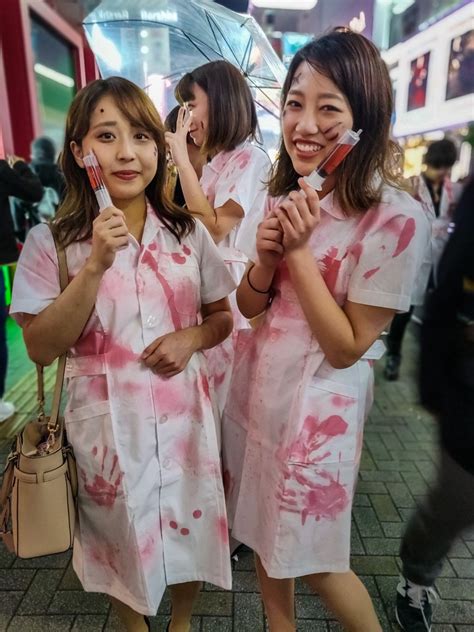 Halloween In Tokyos Shibuya Japan 50 Costumes 2018