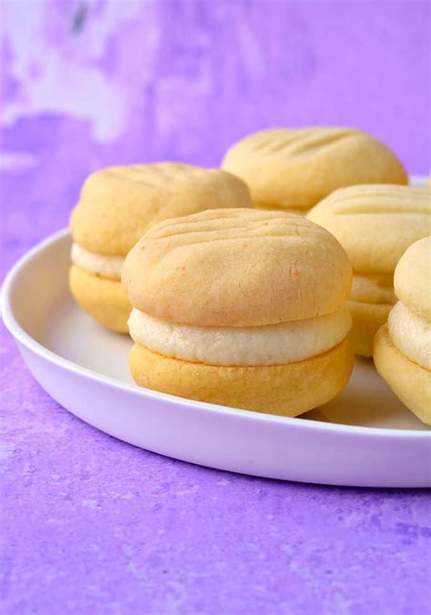 Â 1 lb soft margarine 1/2 c cornstarch 1 c sifted icing sugar 3 c flour 1 1/4 ts. Shortbread Cookies Without Cornstarch : How To Make ...