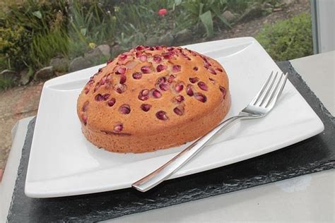 Grease one 9x12 inch pan. Granatapfel-Mini-Kuchen mit Mandelaroma von movostu | Chefkoch