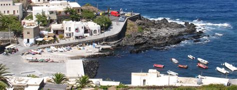 Entra in cambiocasa.it, troverai tantissimi annunci immobiliari a pantelleria di appartamenti monolocali in affitto con foto e piantine. Casa vacanze Pantelleria - affitto dammusi Pantelleria ...