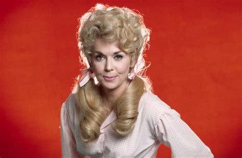 What Was The Beverly Hillbillies Star Donna Douglas Net Worth At Her