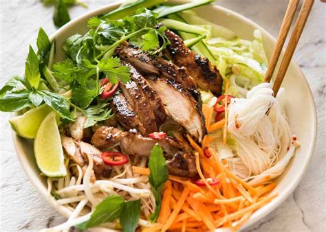 Vietnamese Noodles With Lemongrass Chicken Recipetin Eats