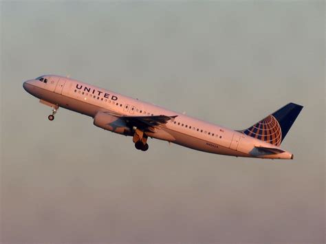 United Airlines Fleet Airbus A320 200 Details And Pictures