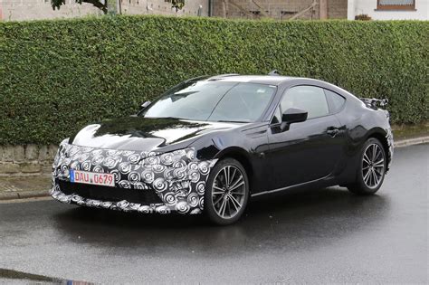 Toyota 86 Facelift Spotted Launching Mid 2016