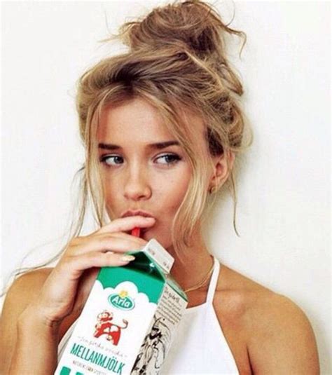 Every Lazy Girl Will Love This New Hair Trend Her Campus Messy Hairstyles Messy Bun