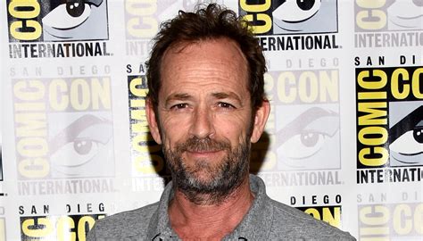 luke perry dead ‘riverdale and 90210′ star dies at 52 after reported stroke luke perry rip