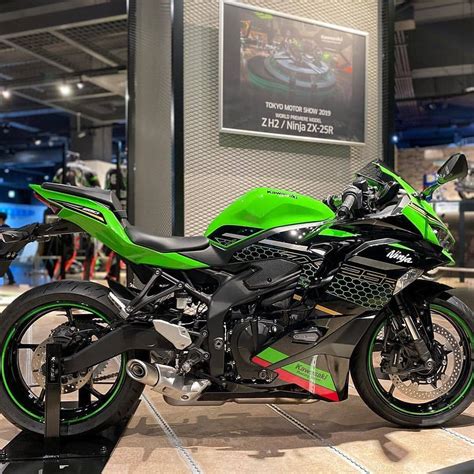 Kawasaki ninja 650 krt edition зеленый 2020. Rumor Panas !!! Baby ZX Kawasaki Ninja ZX25R 4 Silinder ...