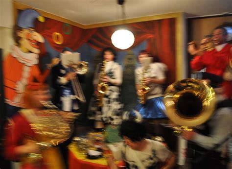 Es entsteht zum grossen teil durch die versickerung des regens dort, wo auch unsere nahrung wächst, auf landwirtschaftlich genutzten böden. Der Tag, an dem der «Rebstock» bebte: die Bilder (2)