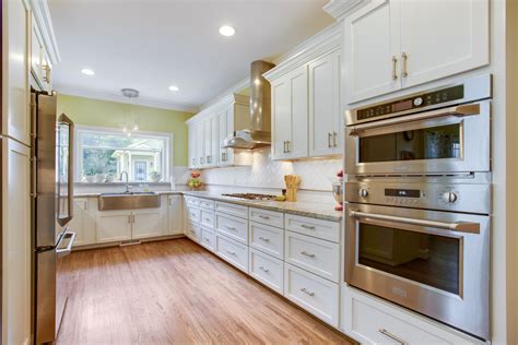 Check spelling or type a new query. Spacious kitchen for full family of cooks, Extra Large ...