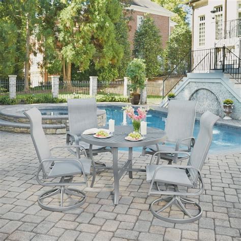 Daytona 5 Pc Round Outdoor Dining Table And 4 Swivel Rocking Chairs