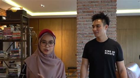 Check spelling or type a new query. Grebek Rumah Etnik Baim Wong, Ria Ricis Temukan Lukisan ...
