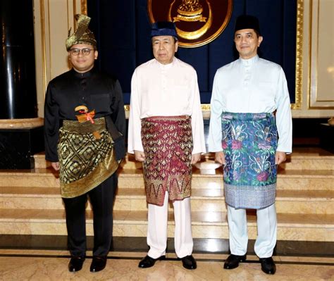 Deputy state secretary (management) zamani ahmad mansor, who is also the secretary of the selangor state pardons board, said the ruler, as chairman of the board. Selangor folk have high hopes for Amir | New Straits Times ...
