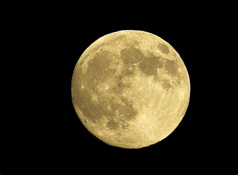 Als vollmond bezeichnet man im allgemeinen die mondphase, zu der der mond von der erde aus nächster vollmond ist am sonntag, 28. Heute ist Vollmond Foto & Bild | mondaufnahmen, himmel ...