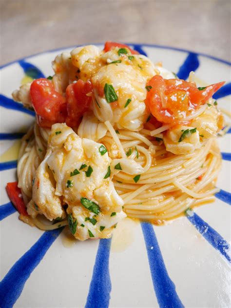 Buttered Lobster Pasta With Cherry Tomatoes Daens Kitchen