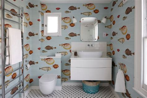 20 Beautiful Wallpapered Bathrooms