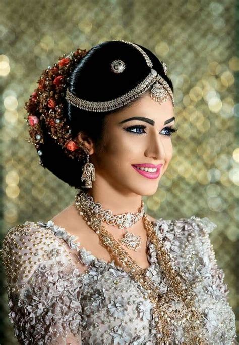 Pin By Anush On Sri Lankan Brides Kandyan Bridal Headdress