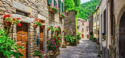 12 Romantic Small Towns In Italy That Locals Love This Is Italy Page 10