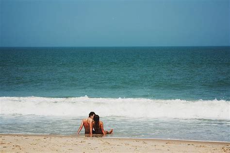 Tumblr Beach Cute Couple Kiss Outdoor