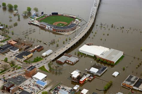 Flood Damage Will Cost Mississippi River Towns At Least 2 Billion