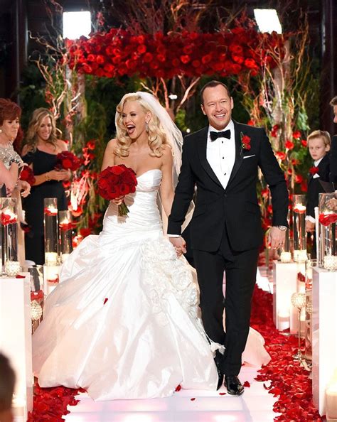 Newlyweds On The Block Jenny Mccarthy And Donnie Wahlberg Tied The