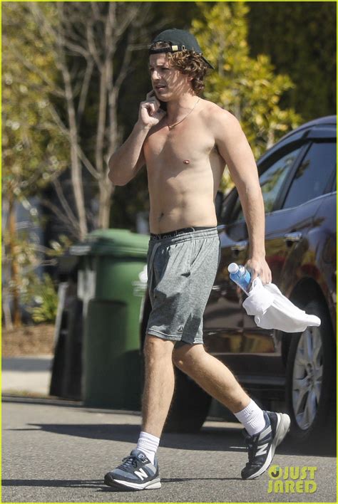 Photo Charlie Puth Shirtless After Gym 15 Photo 4534052 Just Jared