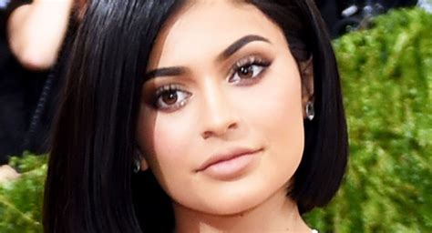 Kylie Jenner Swears By These 8 Brow Products Kylie Jenner Kylie Brows