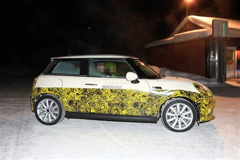 2019 MINI Cooper E Electric Vehicle Spied Testing At -30 Degrees Celsius - autoevolution