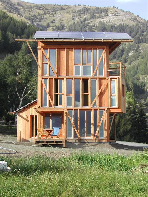 A Small House Designed To Take Advantage Of Solar Energy