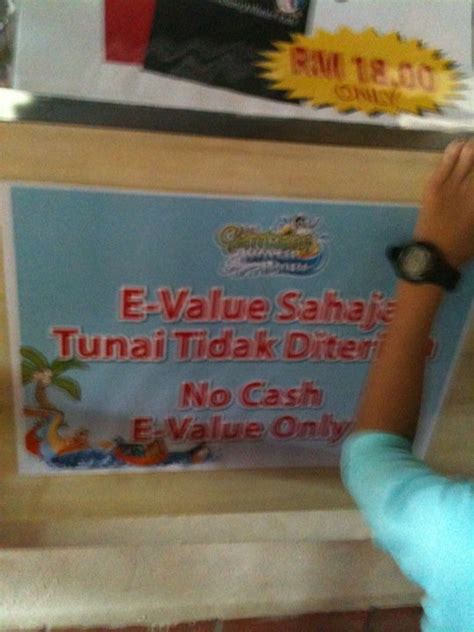 Hal ini tentu bertujuan untuk memudahkan aktivitas sekolah maupun bekerja dari rumah (wfh). ambrynaa's photo diary: Bukit Gambang WaterPark, Kuantan ...