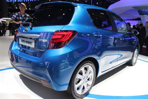 The 2014 yaris ranges from about $9,990 for the manual l base trim to about $11,150 for the automatic le trim. Toyota Yaris restylée : coup de jeune - Vidéo en direct du ...