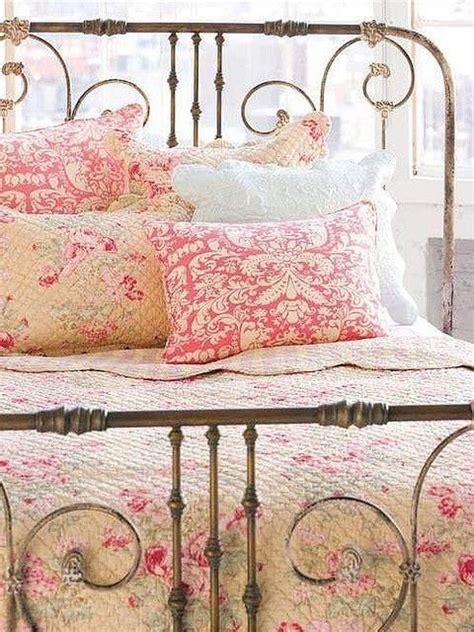 Beauiful Old Iron Bed Pink Shabby Chic Bedroom Shabby Chic Bedrooms