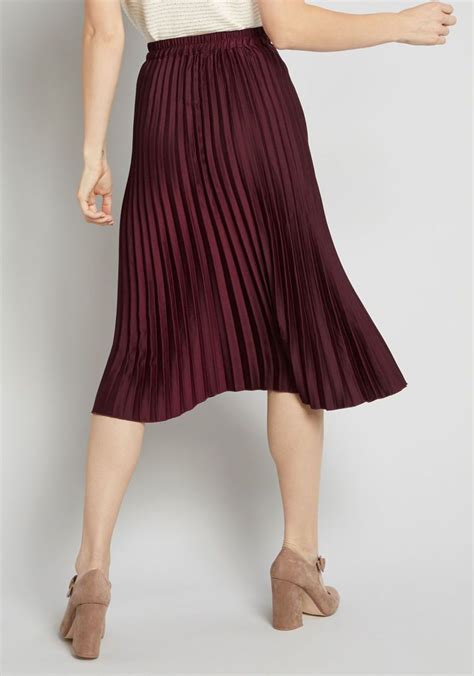 Modcloth Polished Pleated Midi Skirt In Burgundy Burgundy Vintage Skirt Skirts Pleated Midi