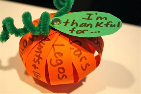 A Thankful Pumpkin Craft For Thanksgiving Thanksgiving Activities For