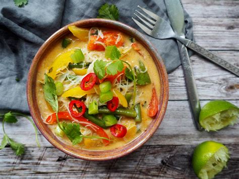Stir in the curry paste, and then add the broth, coconut milk and chicken. Thai Red Coconut Soup | Recipes | Kat Fletcher