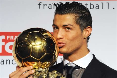 Cristiano ronaldo is a professional soccer player who has set records while playing for the manchester united and real madrid clubs, as well as the portuguese national team. EN IMAGES. Cristiano Ronaldo, Ballon d'or 2013 - Le Point