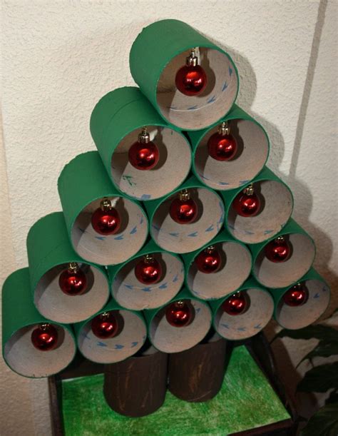 Haz Tu Árbol De Navidad Original Y Con Material Reciclado