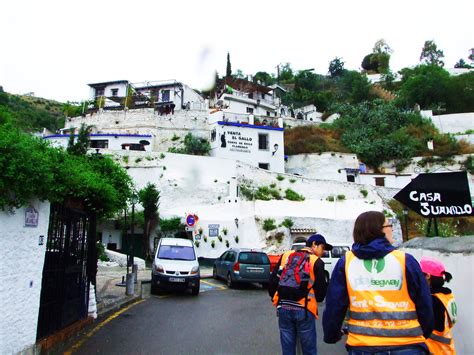 De la wikipedia, enciclopedia liberă. The Gypsy Caves of Sacromonte | These houses go back into ...